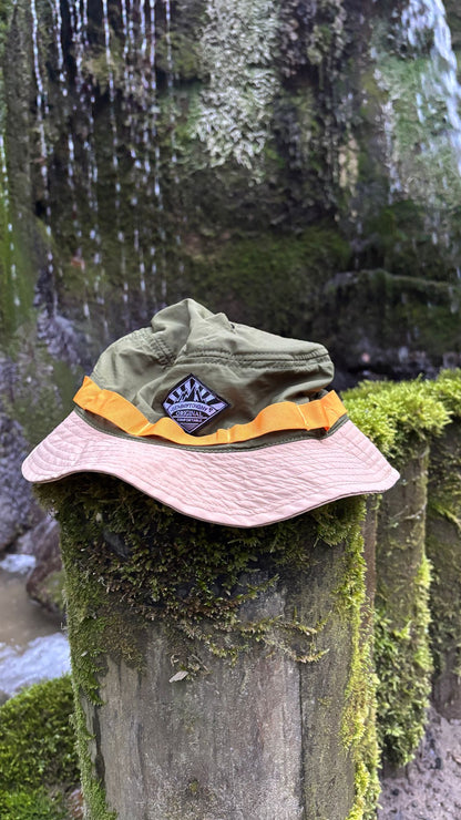 Beanie Hat's Fisherman Hanging Bag